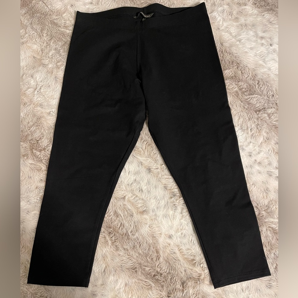 Women’s Victoria Secret Capri Black Leggings